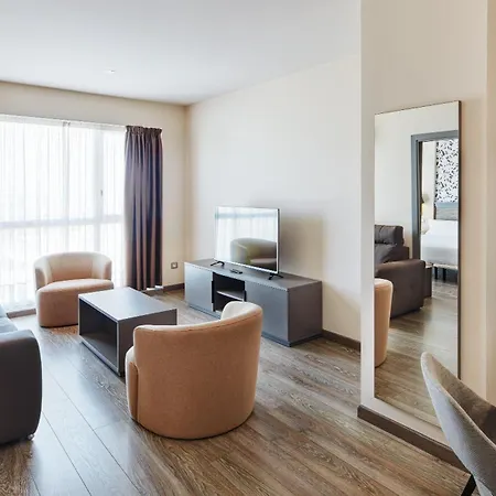ホテル Sercotel Plaza Feria 4*