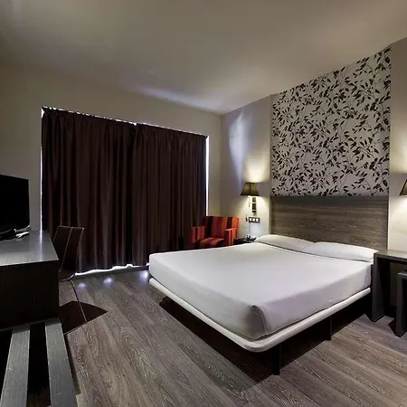 ホテル Sercotel Plaza Feria