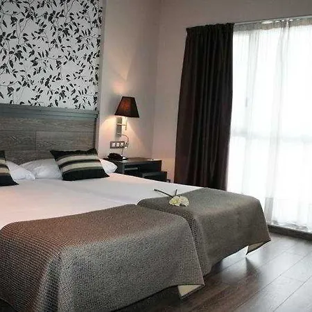 מלון Sercotel Plaza Feria סרגוסה