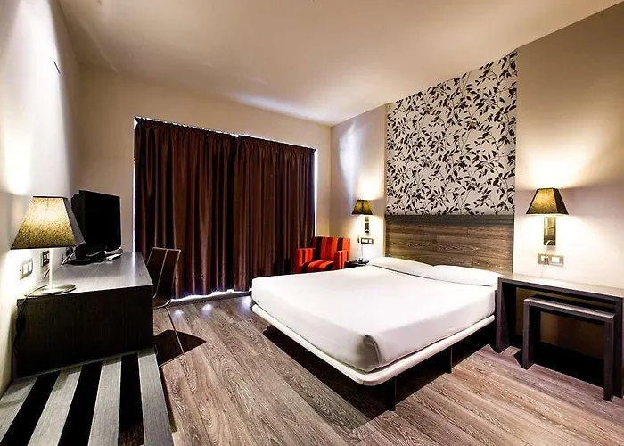 فندق Sercotel Plaza Feria سرقسطة