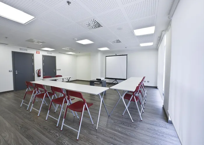 Otel Sercotel Plaza Feria 4*