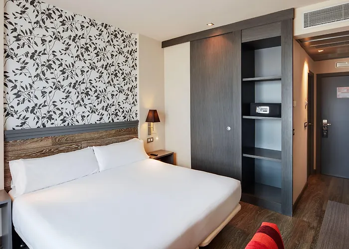 فندق Sercotel Plaza Feria 4*